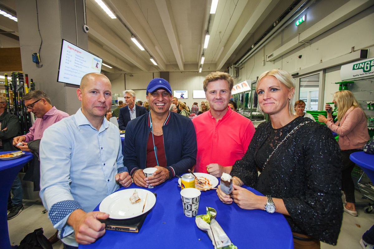 Glada miner på Invigningen av Supplies Direct City 31 aug 2018