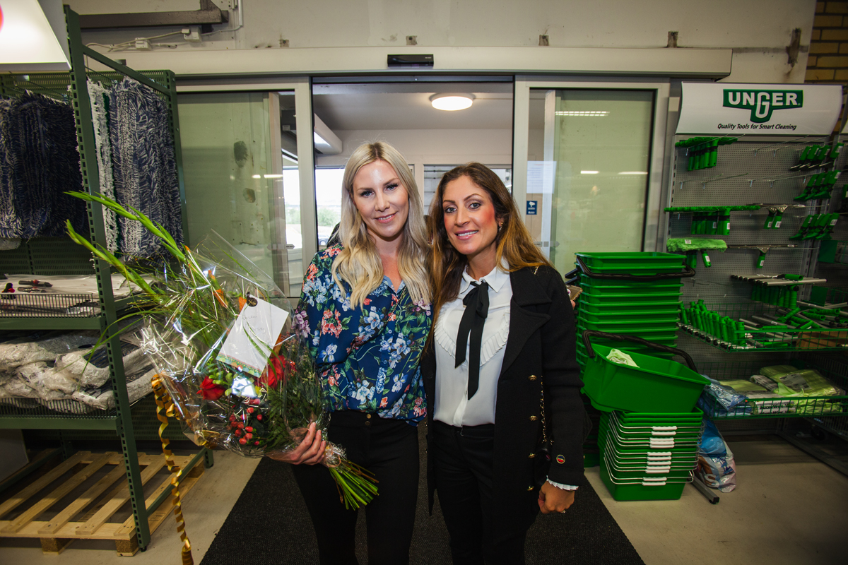 Fler glada miner på Invigningen av Supplies Direct City 31 aug 2018